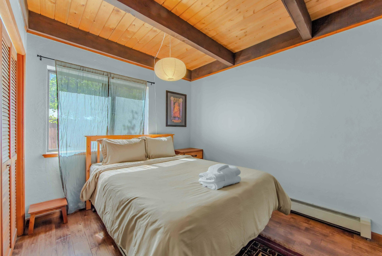 Room 5, Lakewood Escape - 3BR Retreat, El Dorado