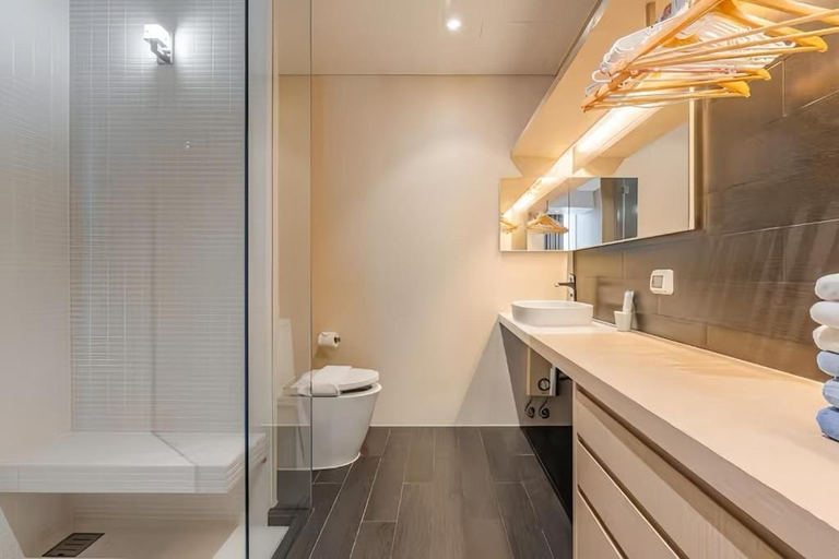Bathroom 2, Veranda Residence Pattaya, Pattaya