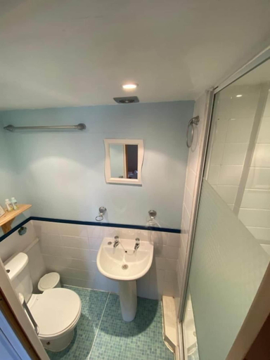 Bathroom 2, White Moon Hotel, Blackpool