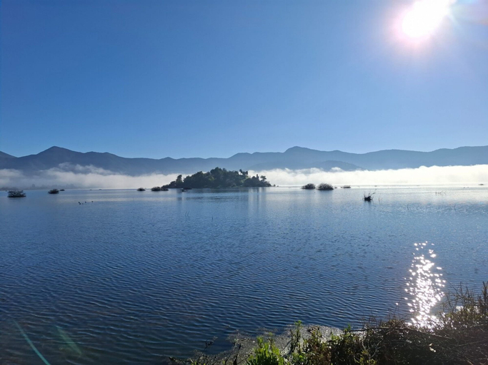 Room 5, Lakefront Aculeo Red House Wifi Pet Wood Hot Tub, Maipo