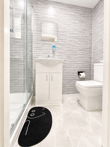 Bathroom 3, Marine Inn, Essex