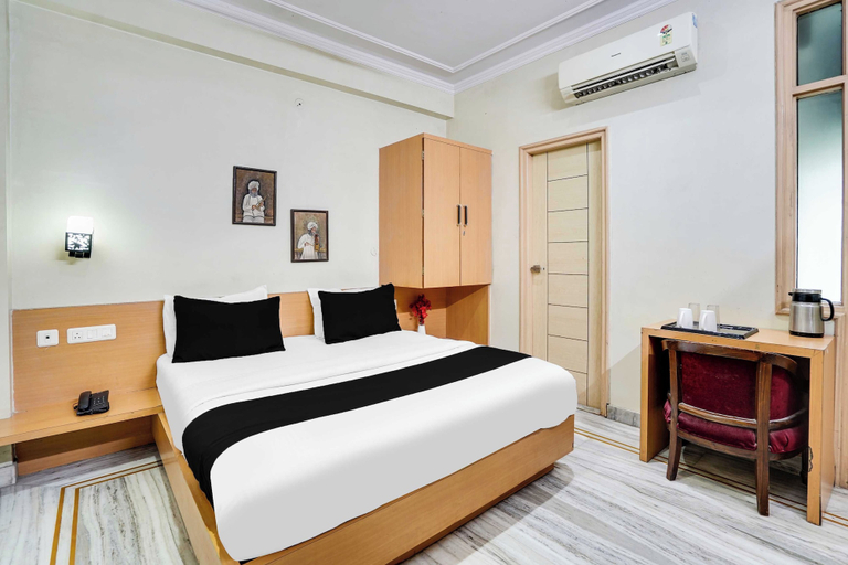 Room 5, Townhouse Oak Durgapura Railway Junction, Jaipur