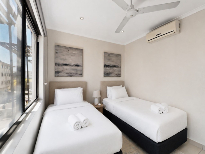 Room 2, Peaceful 2-bed Apartment With Private BBQ Balcony, Palmerston
