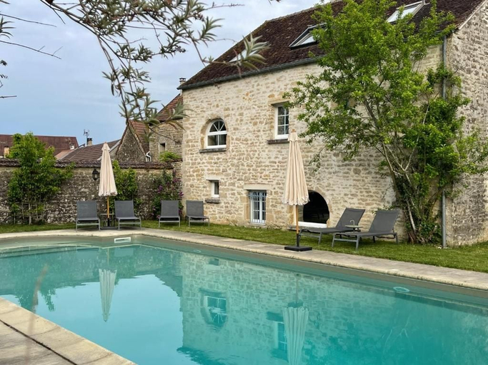 Pool 3, Maison Templiere, Yonne