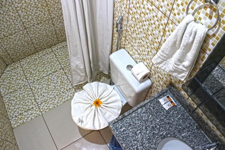 Bathroom, Vila Mariana, Cruz