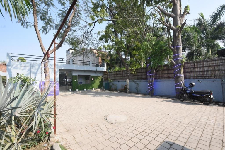 Property grounds, Hotel Stay 21, Faridabad