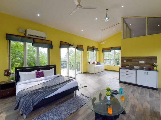 Room 2, DanCenter Ayut Sidhhi Pvt Pool and Lawn, Jaipur