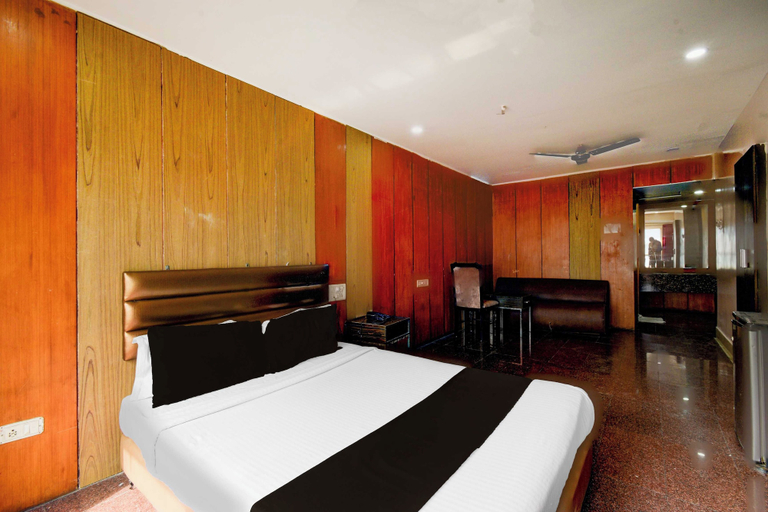 Room 2, Townhouse Oak Narayanaguda Metro Station, Hyderabad