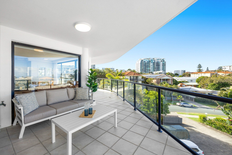Balcony 5, Poolside 3-bed Retreat Near Kings Beach, Caloundra - Caloundra S.