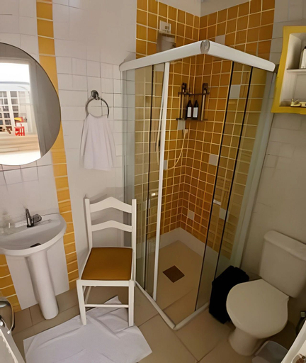 Bathroom 4, SHB - Casa na Praia Com 2 Vagas, Santos
