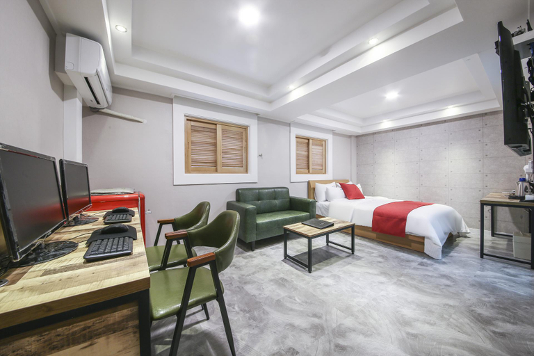 Bedroom 5, Suwon (ingyedong) First M, Suwon