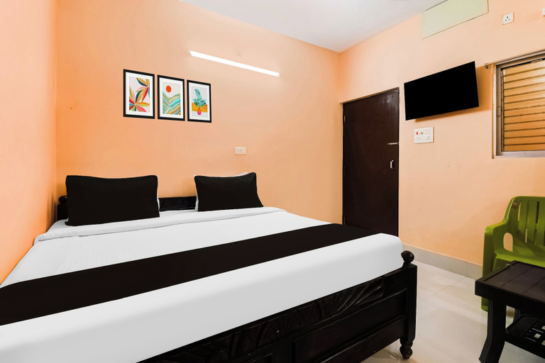 Room 4, Hotel O Dakshin Dwar, Puri