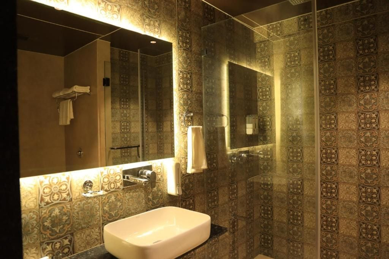 Bathroom 5, Krown Palace Resort, Valsad