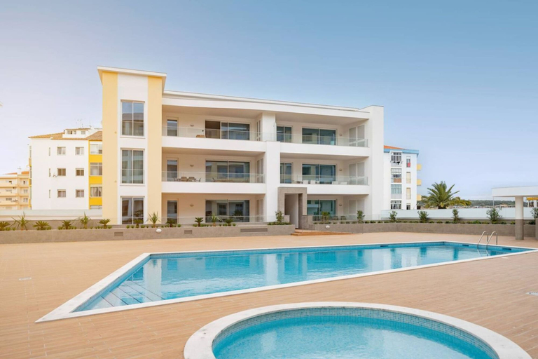 Room 5, Adega Luxury Marina Centro Piscina, Lagos