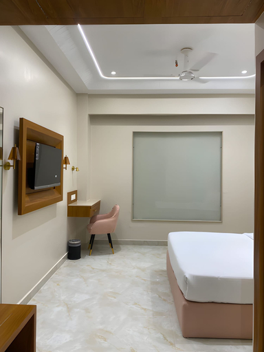 Room 5, Aliste Hotel Prem Mandir Vrindavan, Mathura