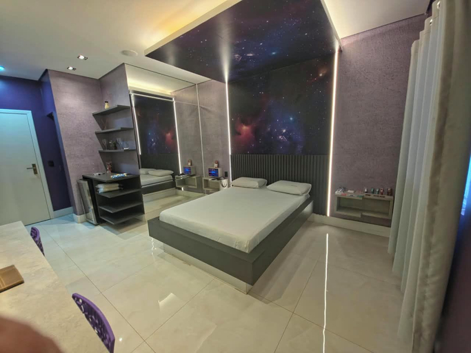 Room 3, Luxus Motel, Tucano