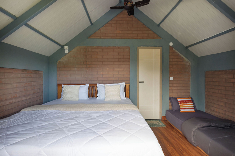 Room 3, Monte Vista by Stayjade 3 Cottages Pool 1hr HSR, Krishnagiri