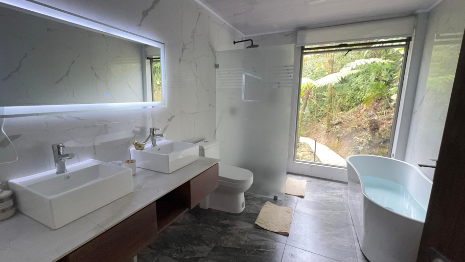 Bathroom, Samay Forest, Quito