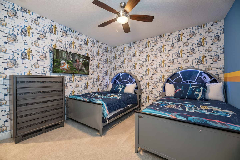 Room 2, Encore Villa Near Disney: Pool, Theater, Spa, Osceola