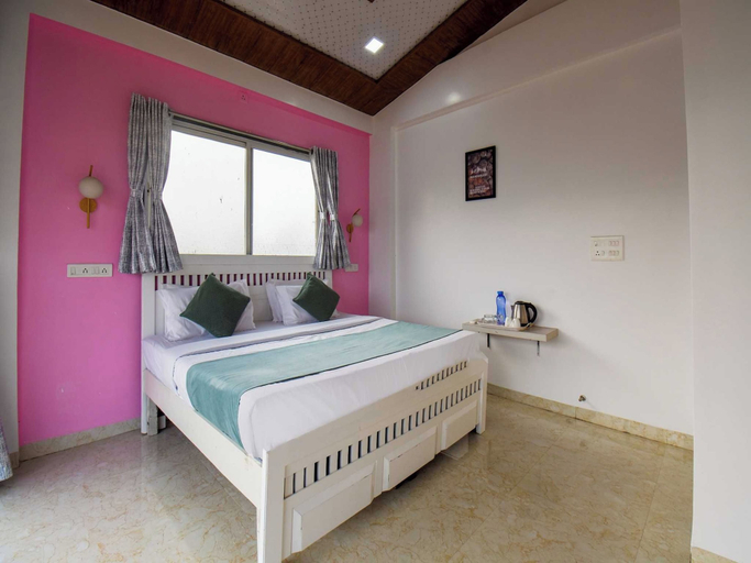Room 3, DanCenter Arohi Villa 4BHK Pvt Pool, Pune