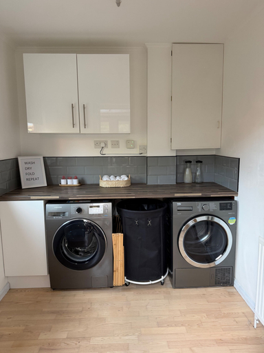 Interior 4, 4-bed - Sleeps 8 - Games Room & Free Parking, Northamptonshire