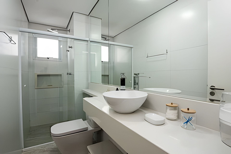 Bathroom 2, SHB - Estilo e Conforto com Área Gourmet, Guarujá