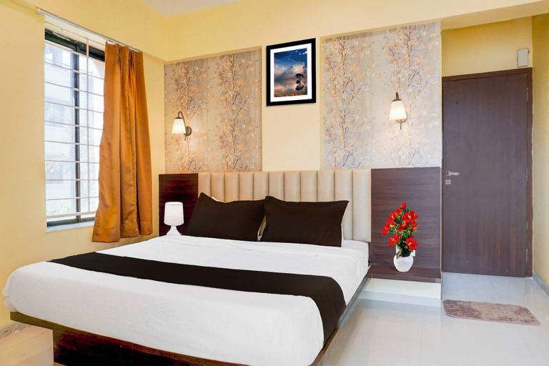 Room 3, Townhouse Veerbhadra Nagar Baner, Pune