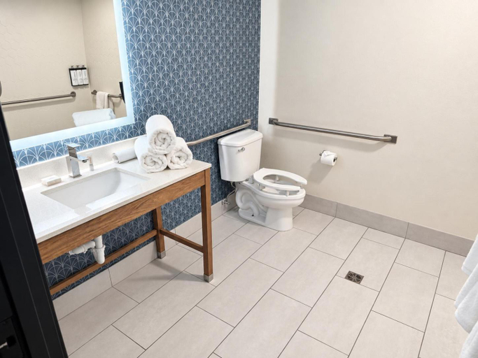 Bathroom 4, Country Inn & Suites by Radisson, Lansing, MI, Eaton