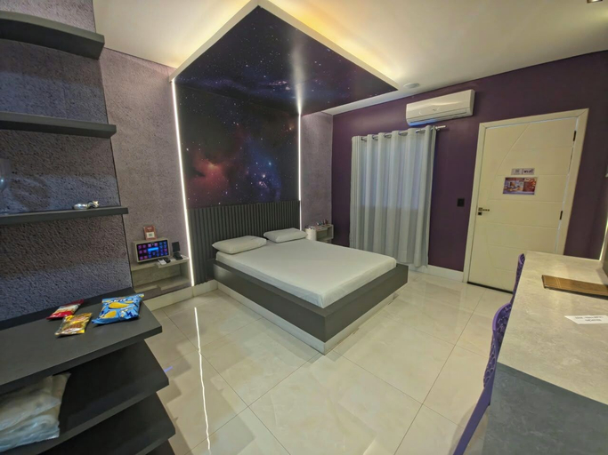 Room 4, Luxus Motel, Tucano