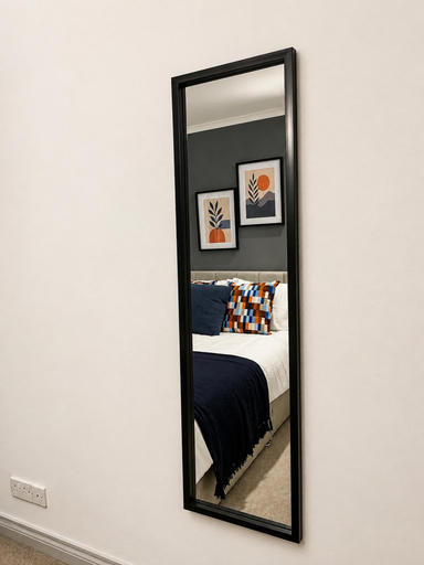 Room 1, 4-bed - Sleeps 8 - Games Room & Free Parking, Northamptonshire