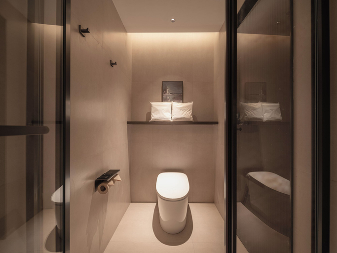 Bathroom 2, dalianxinghaiguangchangditiezhanyaduojy, Dalian