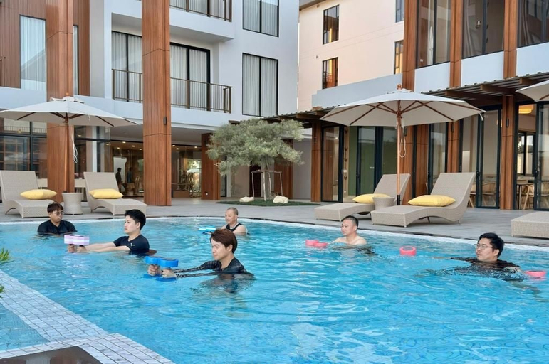 Pool 2, Whale Retreat Destination, Hat Yai