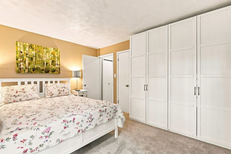 Room 2, Swiss Mountain 1BR DLX CSSS2407 1 Bedroom Condo, Somerset