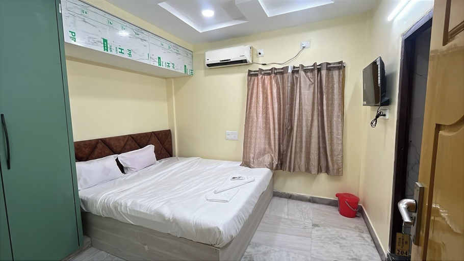 Room 4, Sri Aaradhyaa Hotels And Restaurant, Khammam