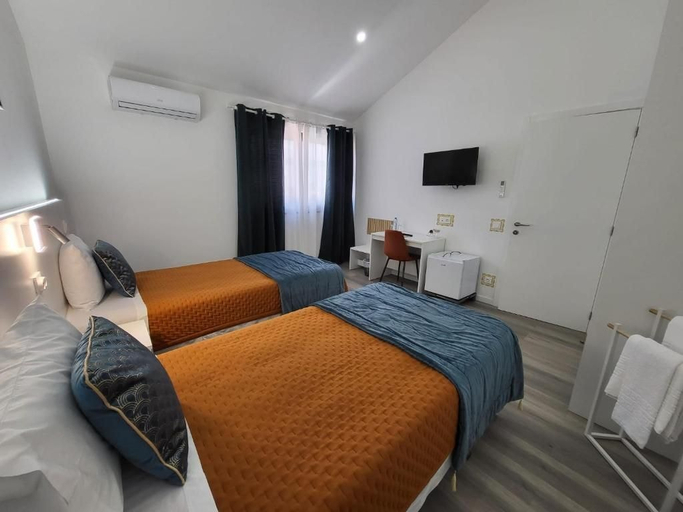 Room 3, CiTY CENTER, Madalena