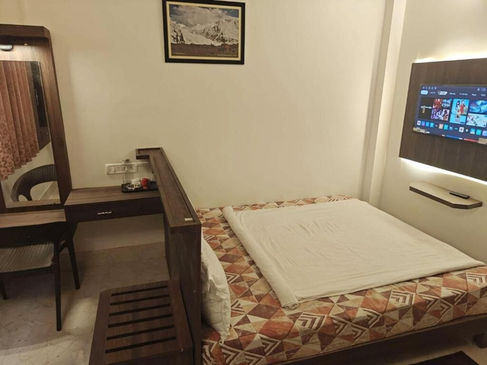 Room 2, HOTEL SHREESH MAYAPUR, Nadia