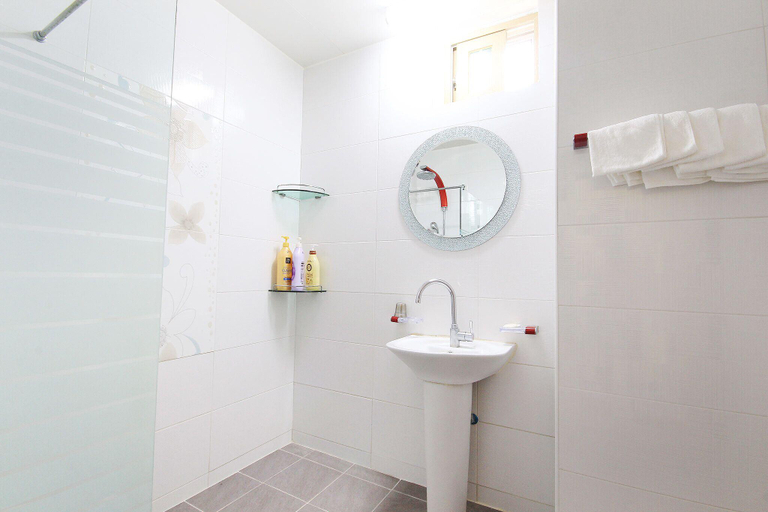 Bathroom 5, Yeosu Living, Yeosu