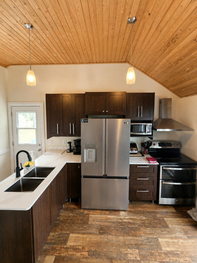 Private kitchen 1, Echo Beach Cottage Resort, Parry Sound