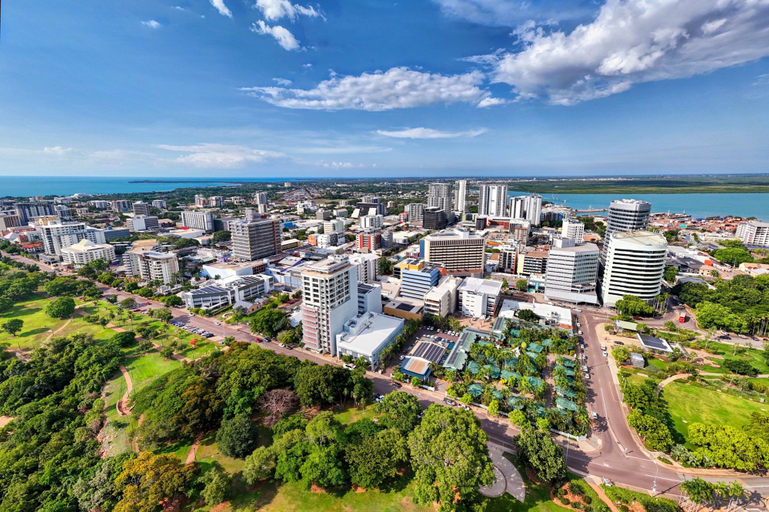 Exterior 3, Spacious 2-bed Darwin CBD Apartment Escape, Darwin