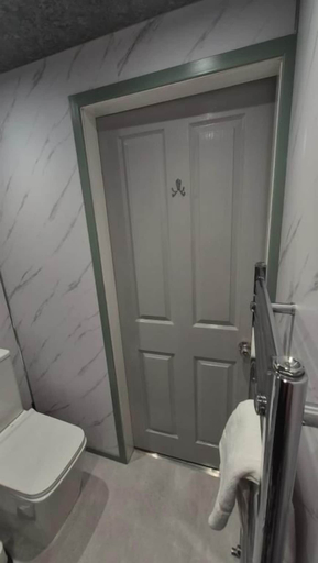 Bathroom 2, Moorside Hotel and Cafe, North Yorkshire