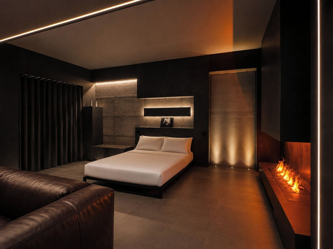 Others 2, Agarthi Suites, Sondrio