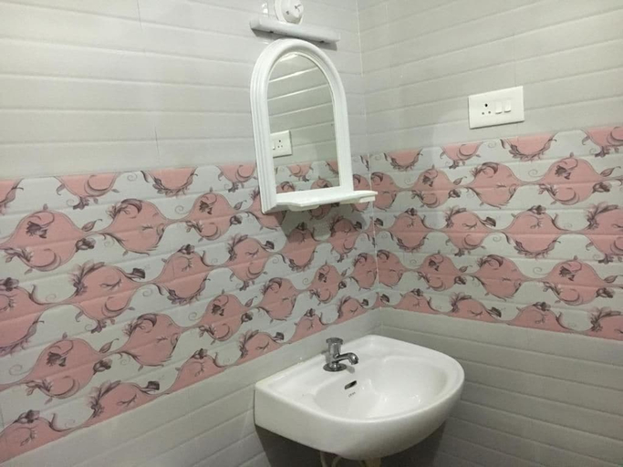 Bathroom 3, Divine Bliss Beach Resort, Thiruvananthapuram