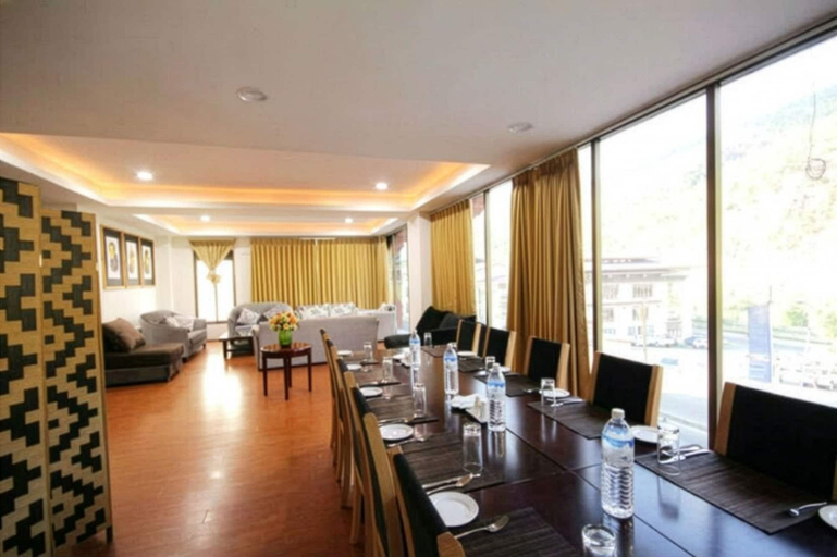 Dining, Dorji Element, Bhutan, Chang