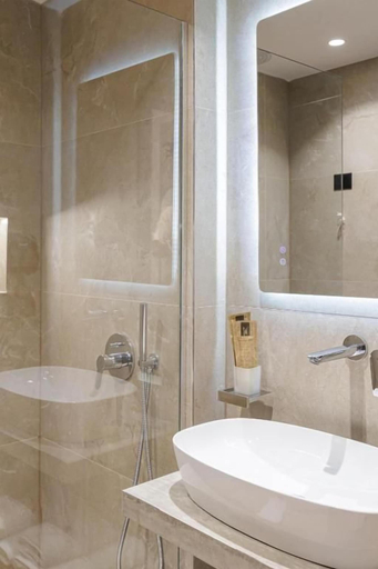 Bathroom 5, Hotel Pergamus, Sarandës