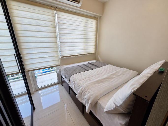 Room 2, Shore 1 Residences by LUXE, Pasay City
