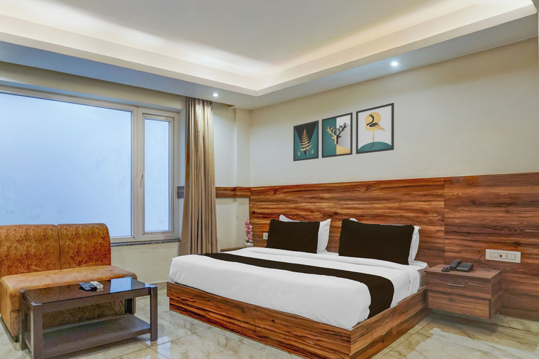 Room 4, Townhouse Railway Road Katra Formerly, Reasi