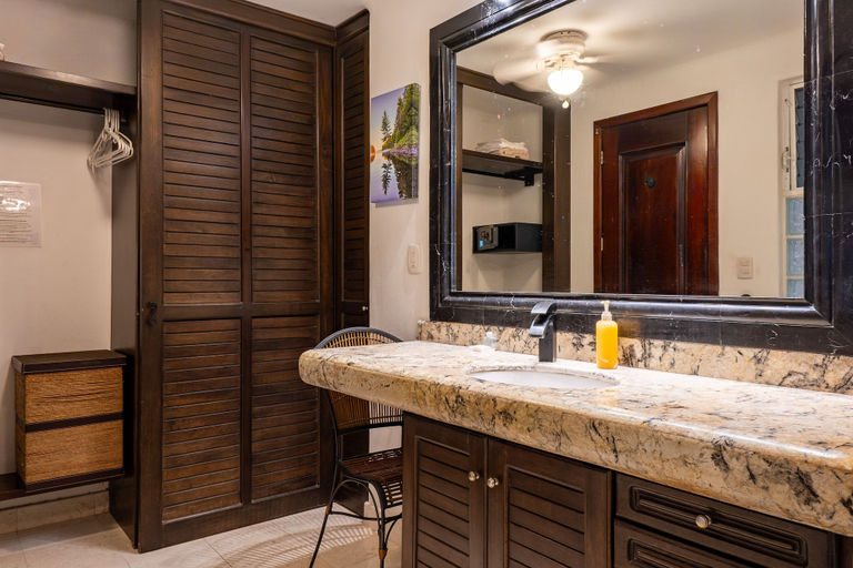 Bathroom 5, Royal Palms 4 1 Bedroom Condo, Cozumel