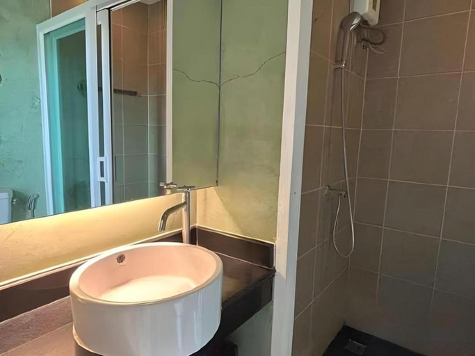 Bathroom 4, The O Valley Hotel, Phunphin