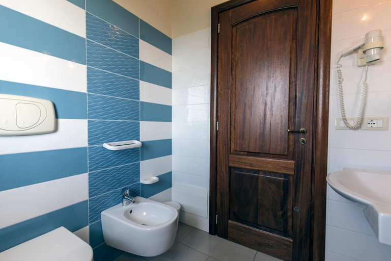 Bathroom 3, Il Gattopardo, Vibo Valentia