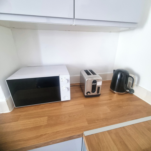 Microwave, Apartment Sleeps 2 With Garden, Essex